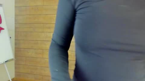 MilanaBalmain online show from March 13, 2026, 4:30 am