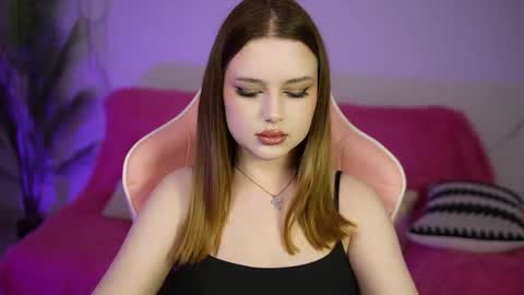 milanamoons online show from September 26, 2025, 11:03 am