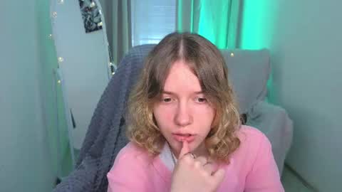 Snapshot of milanarayy chatting on June 24, 2026, 5:28 am Milaray online show from June 24, 2026, 5:28 am