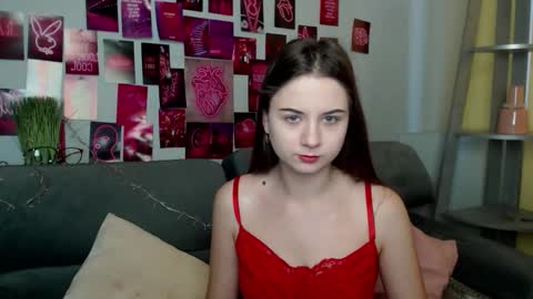 milanaroz online show from September 11, 2025, 4:45 am