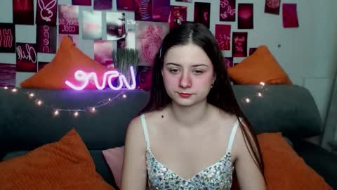 milanaroz online show from November 2, 2025, 6:05 am