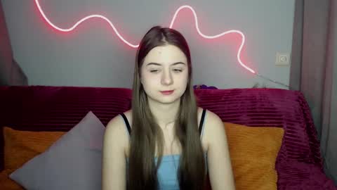 milanaroz online show from February 5, 2026, 8:19 am