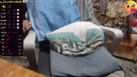 Luna-- link in bio online show from September 10, 2025, 7:47 pm