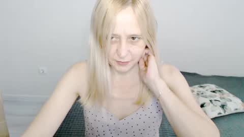 Milena online show from February 16, 2025, 7:59 am