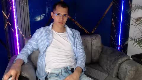 milandavid1 online show from March 12, 2026, 6:14 pm