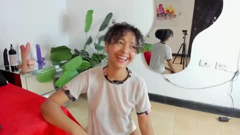 milanx2 online show from February 28, 2025, 9:12 pm