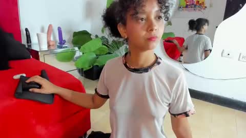 milanx2 online show from March 1, 2025, 3:21 am