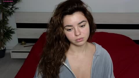 Snapshot of milania_hot_foxy chatting on December 5, 2024, 7:05 am Mila online show from December 5, 2024, 7:05 am