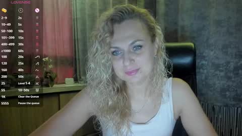 milanna_x online show from September 17, 2025, 4:30 pm