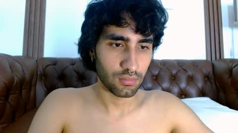 milanzaire online show from December 20, 2024, 4:42 am