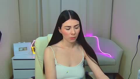 milasecretsss online show from February 4, 2026, 7:25 am