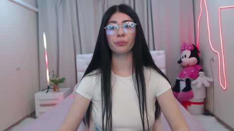 Snapshot of milasecretsss chatting on May 16, 2026, 6:32 am milasecretsss online show from May 16, 2026, 6:32 am