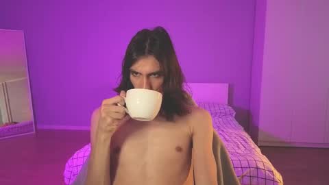 Mila online show from September 21, 2025, 12:40 pm