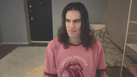 Mila online show from April 21, 2026, 12:33 pm