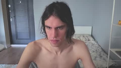 Snapshot of milaslovv chatting on June 25, 2026, 7:02 am Mila online show from June 25, 2026, 7:02 am
