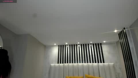 Mila Velvet online show from April 21, 2026, 12:11 pm