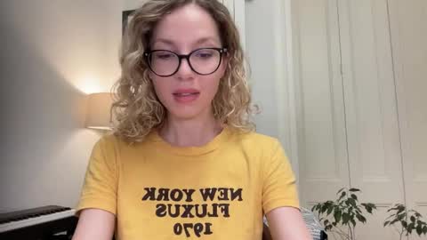 Mila online show from September 14, 2025, 3:00 pm