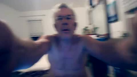 Milehi1958 online show from September 28, 2025, 10:20 am