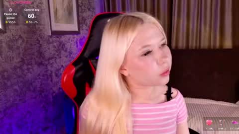 Mia online show from August 2, 2026, 3:32 pm