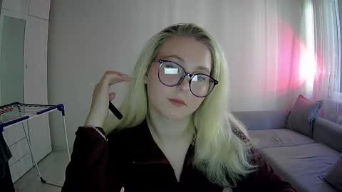 Snapshot of milena391630 chatting on April 25, 2026, 1:14 pm Milena new nonude shy blonde natural online show from April 25, 2026, 1:14 pm