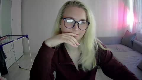 Snapshot of milena391630 chatting on April 25, 2026, 1:41 pm Milena new nonude shy blonde natural online show from April 25, 2026, 1:41 pm