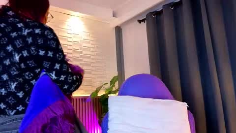 milena_lawson online show from October 24, 2025, 11:17 am
