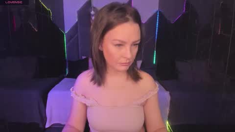 Milena online show from December 3, 2025, 9:02 pm