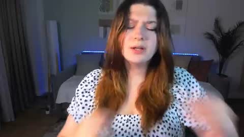 milenafiery online show from July 4, 2026, 6:14 pm