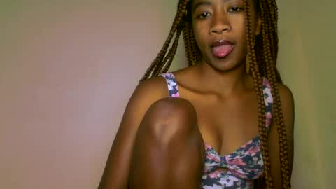 Snapshot of milennah chatting on June 7, 2026, 7:23 am milennah online show from June 7, 2026, 7:23 am
