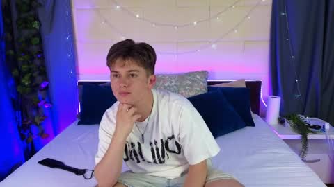 Snapshot of miless_cooper chatting on May 2, 2026, 7:19 pm Miles online show from May 2, 2026, 7:19 pm