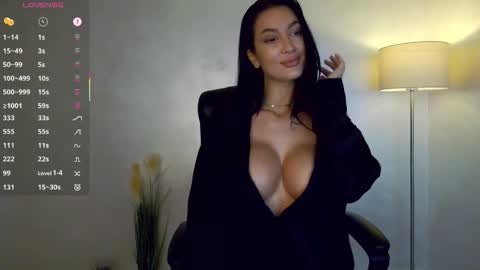 M online show from October 9, 2025, 11:08 am