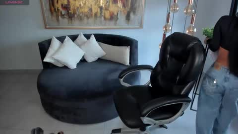 Miley Cruz  IG miley model23 online show from October 29, 2025, 8:54 pm