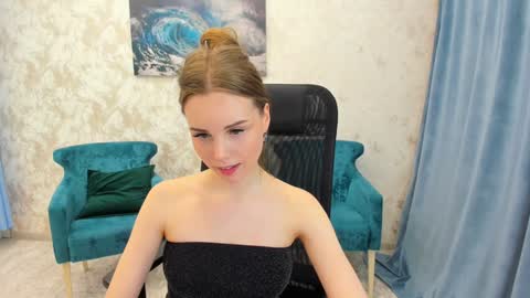 mileygloss online show from February 4, 2025, 6:38 pm