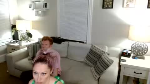 Austin and Miley online show from April 20, 2026, 1:52 am