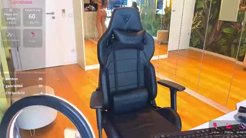 Miley Sin online show from April 15, 2026, 12:01 pm