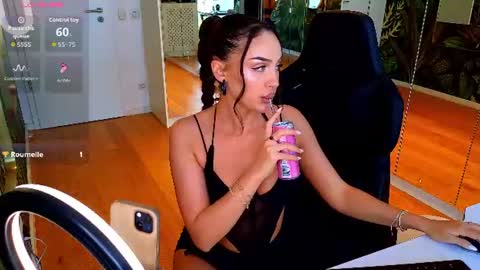 Snapshot of mileysin chatting on June 17, 2026, 11:56 am Miley Sin online show from June 17, 2026, 11:56 am