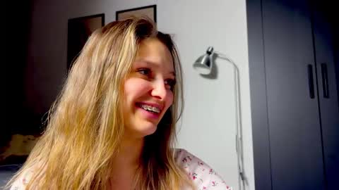 mileyy_cute online show from March 8, 2026, 2:04 am