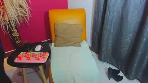 Milf Brend online show from January 3, 2025, 7:18 pm