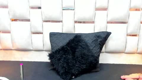 Lili  online show from April 20, 2026, 12:30 pm