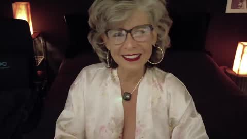 Snapshot of milf_ette chatting on April 26, 2026, 5:43 pm Fabiola online show from April 26, 2026, 5:43 pm