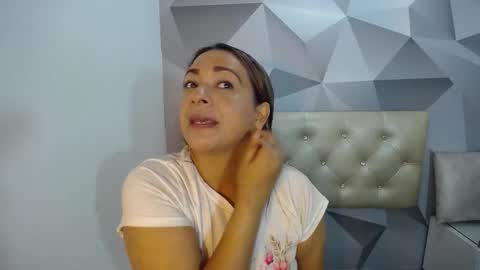 milf_hugeboobs online show from November 16, 2025, 10:54 am