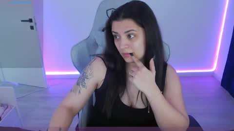 Snapshot of milf_isa chatting on April 6, 2026, 8:59 am Isabelle online show from April 6, 2026, 8:59 am