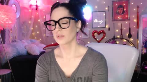 Milf Lacey online show from March 2, 2025, 3:05 pm