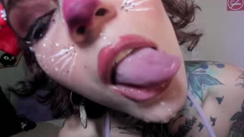 Isabella online show from December 27, 2024, 12:45 pm