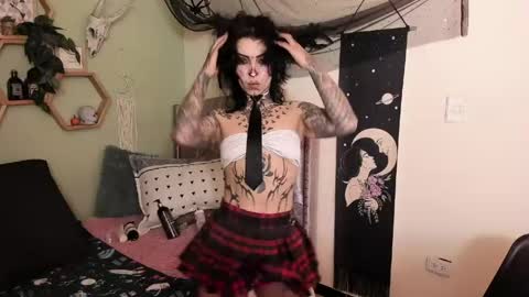 Isabella online show from April 23, 2026, 1:35 pm