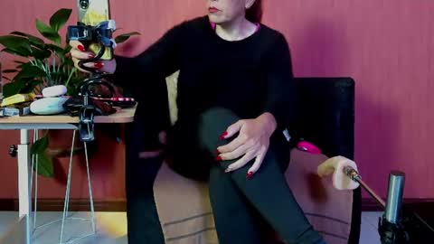 Snapshot of milf_sikiu chatting on June 9, 2026, 9:48 pm milf sikiu online show from June 9, 2026, 9:48 pm
