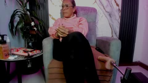 Snapshot of milf_sikiu chatting on July 2, 2026, 11:22 pm milf sikiu online show from July 2, 2026, 11:22 pm