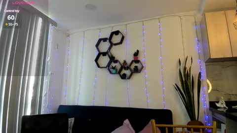 Snapshot of milfashley chatting on January 7, 2025, 7:28 pm ASHLEY online show from January 7, 2025, 7:28 pm