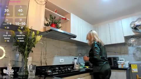 Snapshot of milfashley chatting on January 22, 2025, 5:06 pm ASHLEY online show from January 22, 2025, 5:06 pm