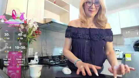 Snapshot of milfashley chatting on February 12, 2025, 2:10 pm ASHLEY online show from February 12, 2025, 2:10 pm